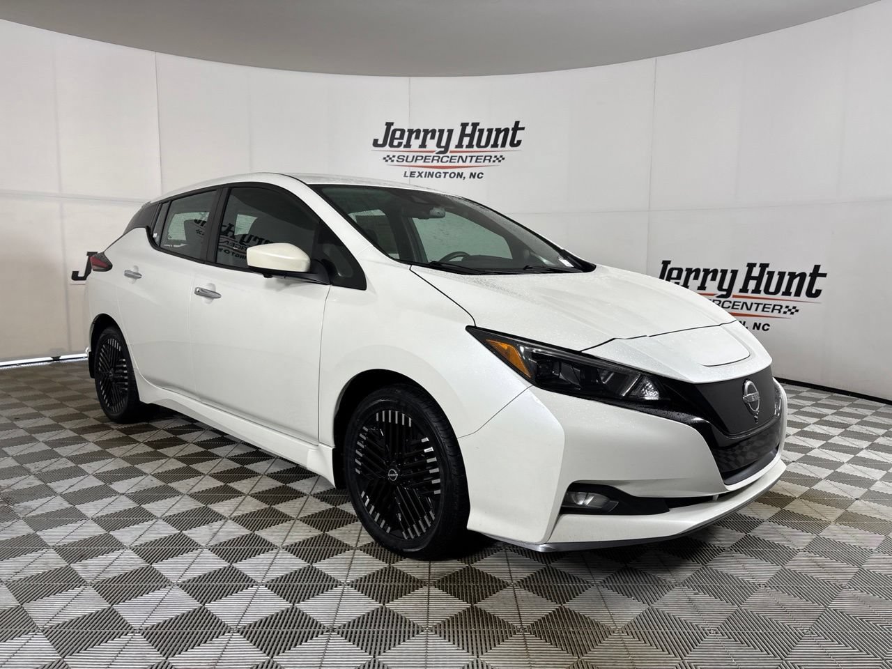 Used 2023 Nissan Leaf SV Plus FWD image 3