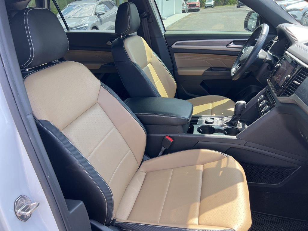 Certified 2023 Volkswagen Atlas Cross Sport SEL R-Line AWD/4WD image 24