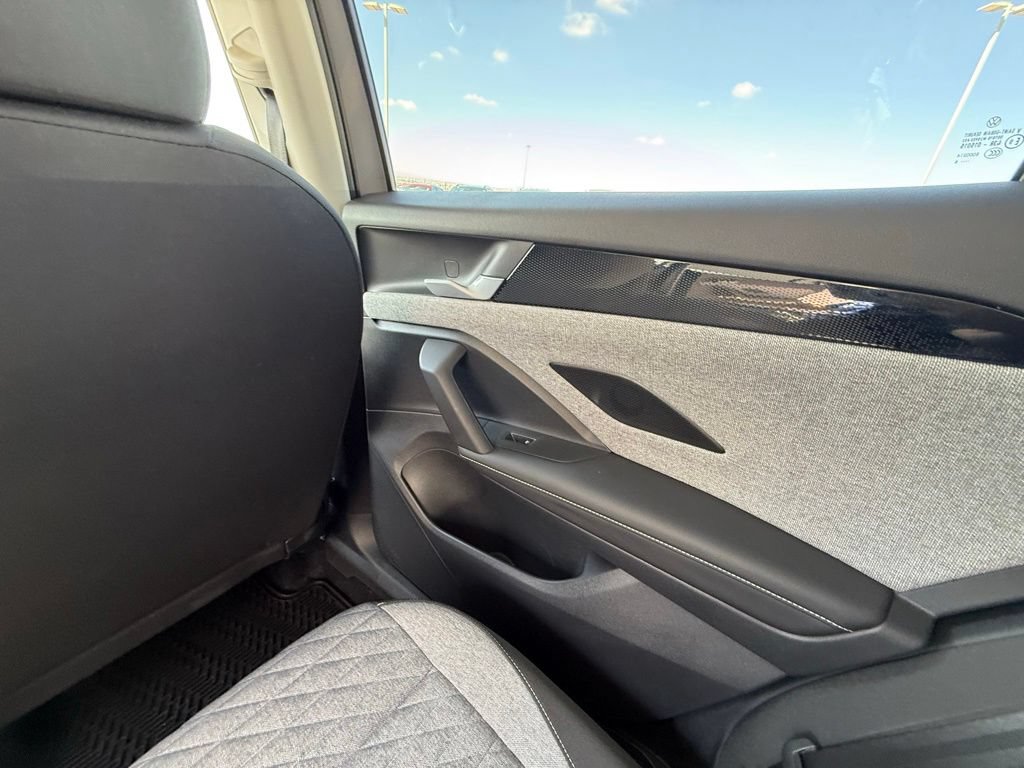 Certified 2025 Volkswagen Tiguan S FWD image 18