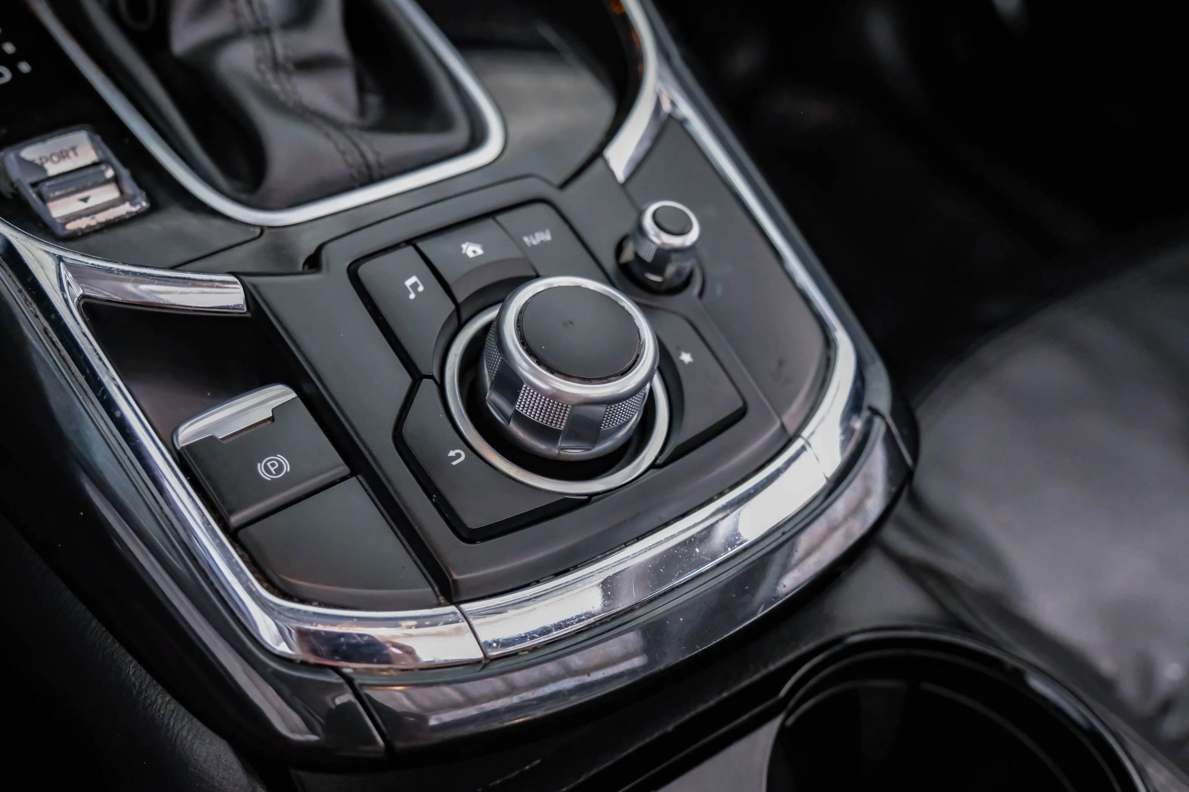 Used 2018 MAZDA CX-9 Touring w/ Touring Premium Package image 25