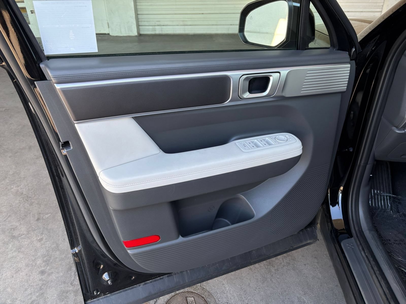Used 2025 Hyundai Santa Fe SEL FWD image 18