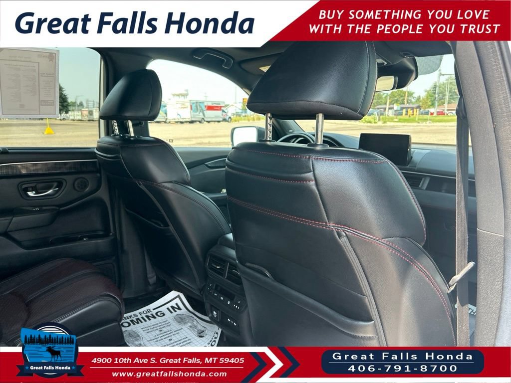 Used 2025 Honda Pilot Black Edition image 27