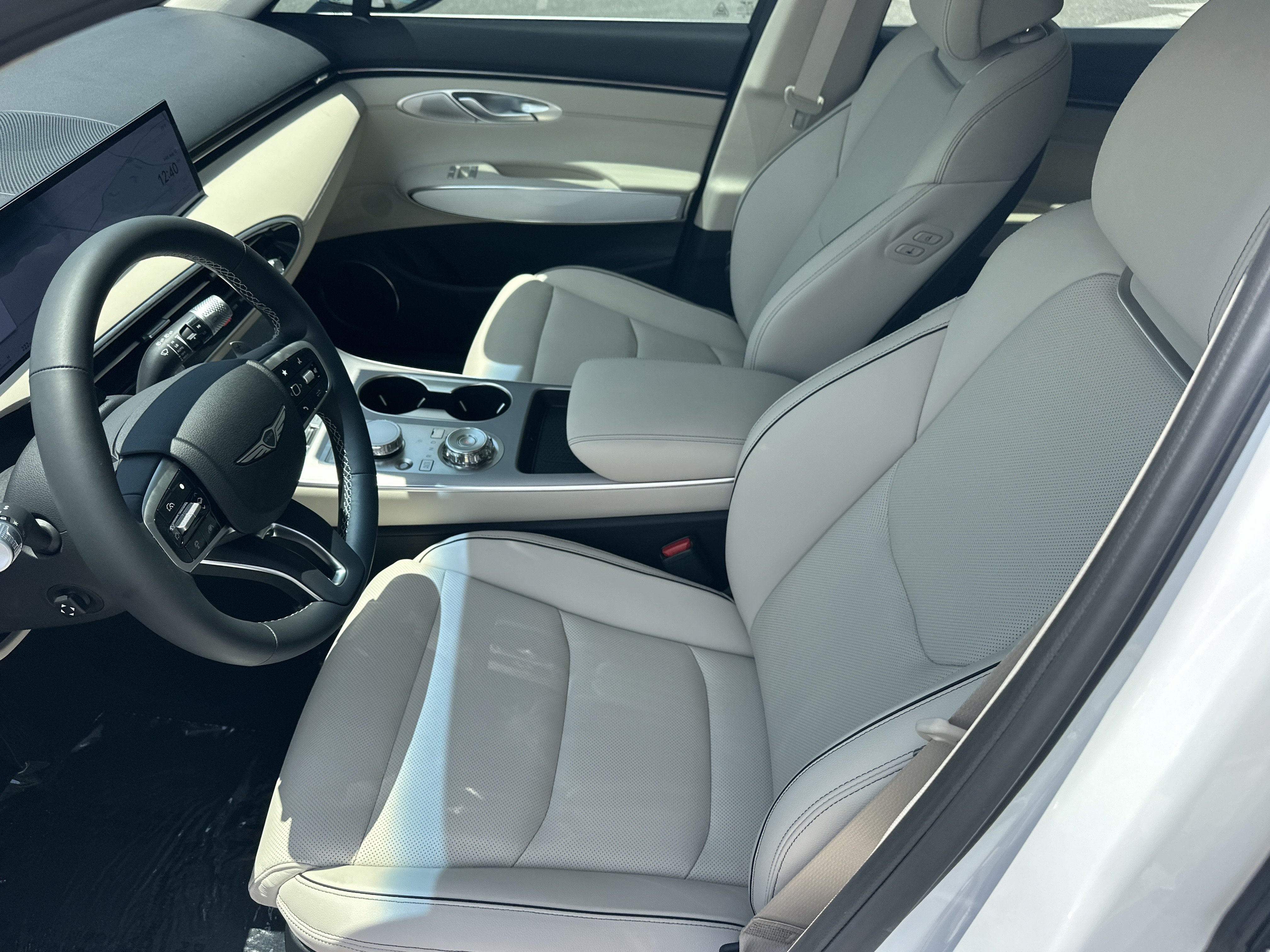 Certified 2026 Genesis GV70 2.5T Advanced AWD/4WD image 18