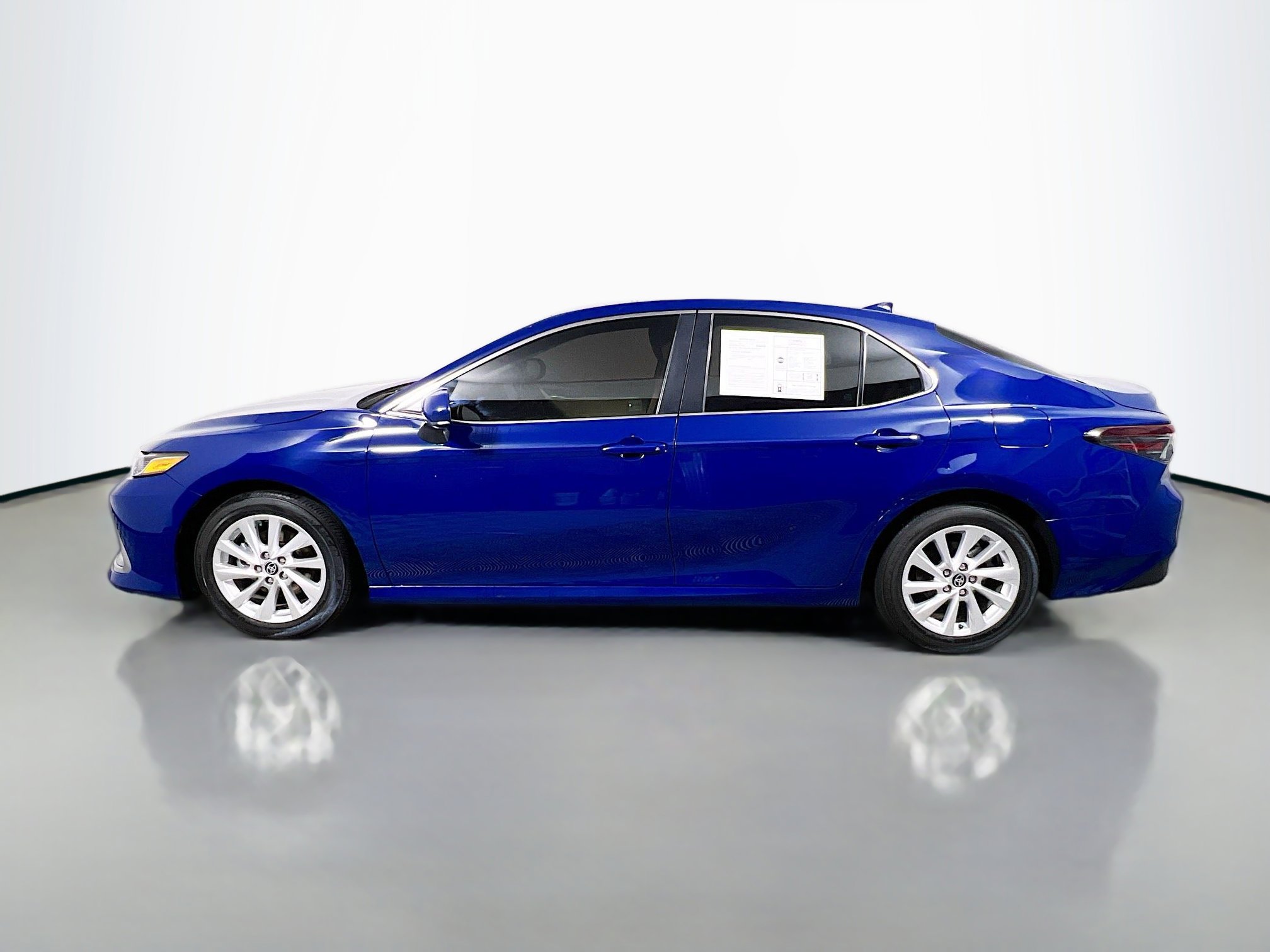 Used 2024 Toyota Camry LE image 9