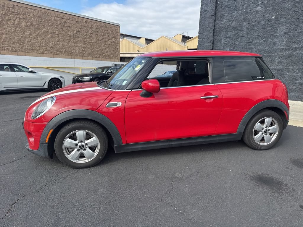 Used 2020 MINI Cooper 2-Door Hardtop FWD image 2