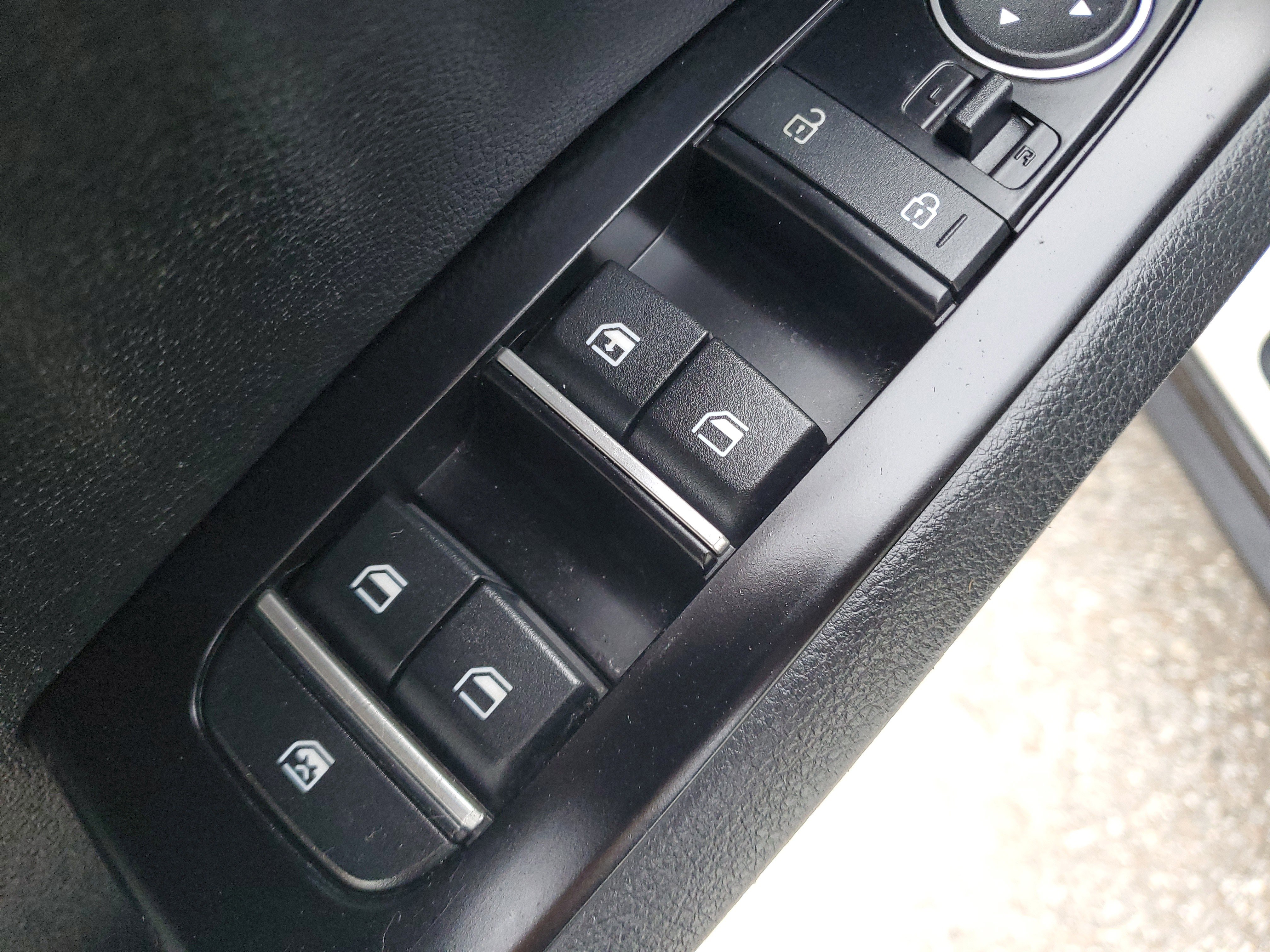 Used 2022 Kia Soul LX image 16