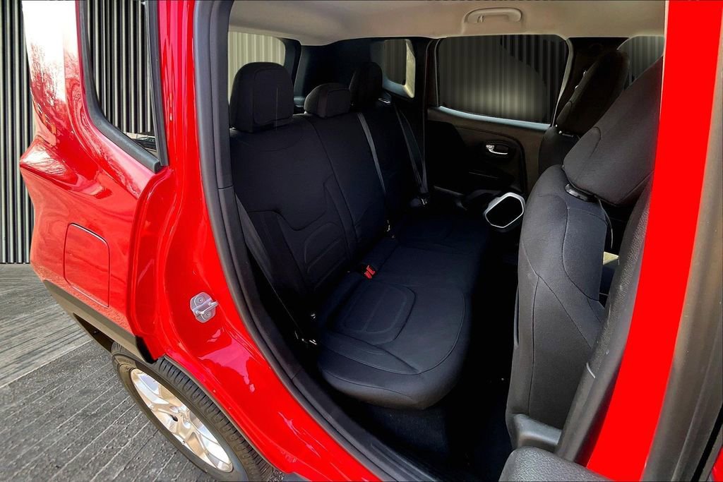 Used 2018 Jeep Renegade Latitude image 28