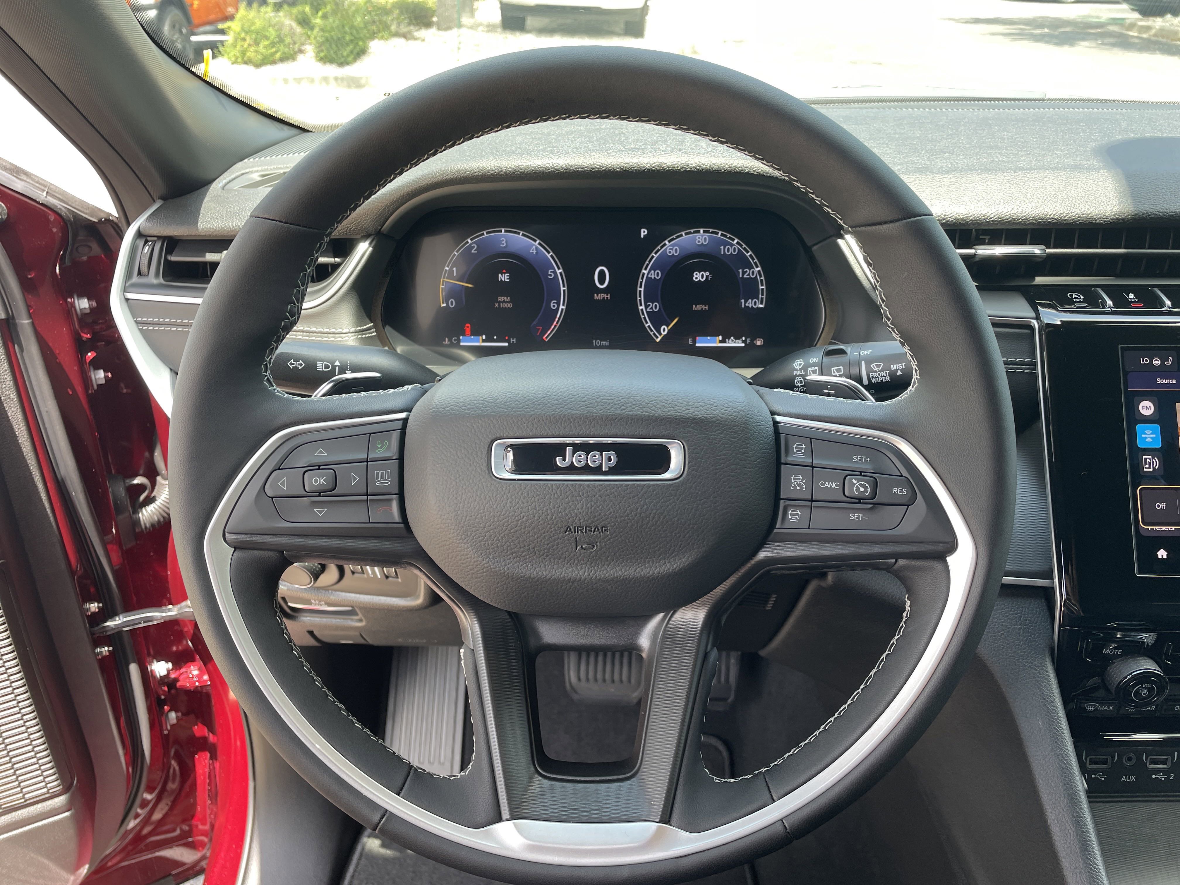 New 2025 Jeep Grand Cherokee L Altitude image 16
