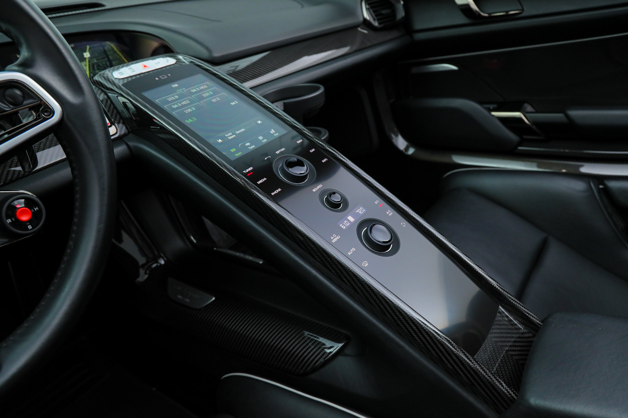Used 2015 Porsche 918 Spyder AWD/4WD image 34