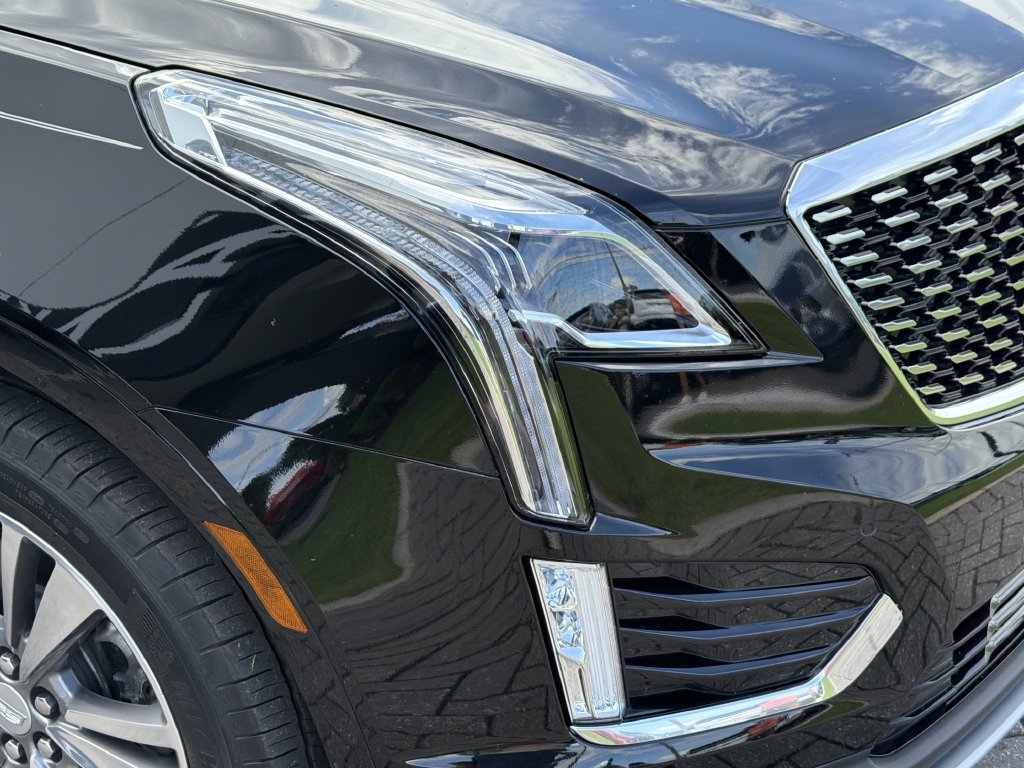 Certified 2025 Cadillac XT5 Premium Luxury FWD image 9