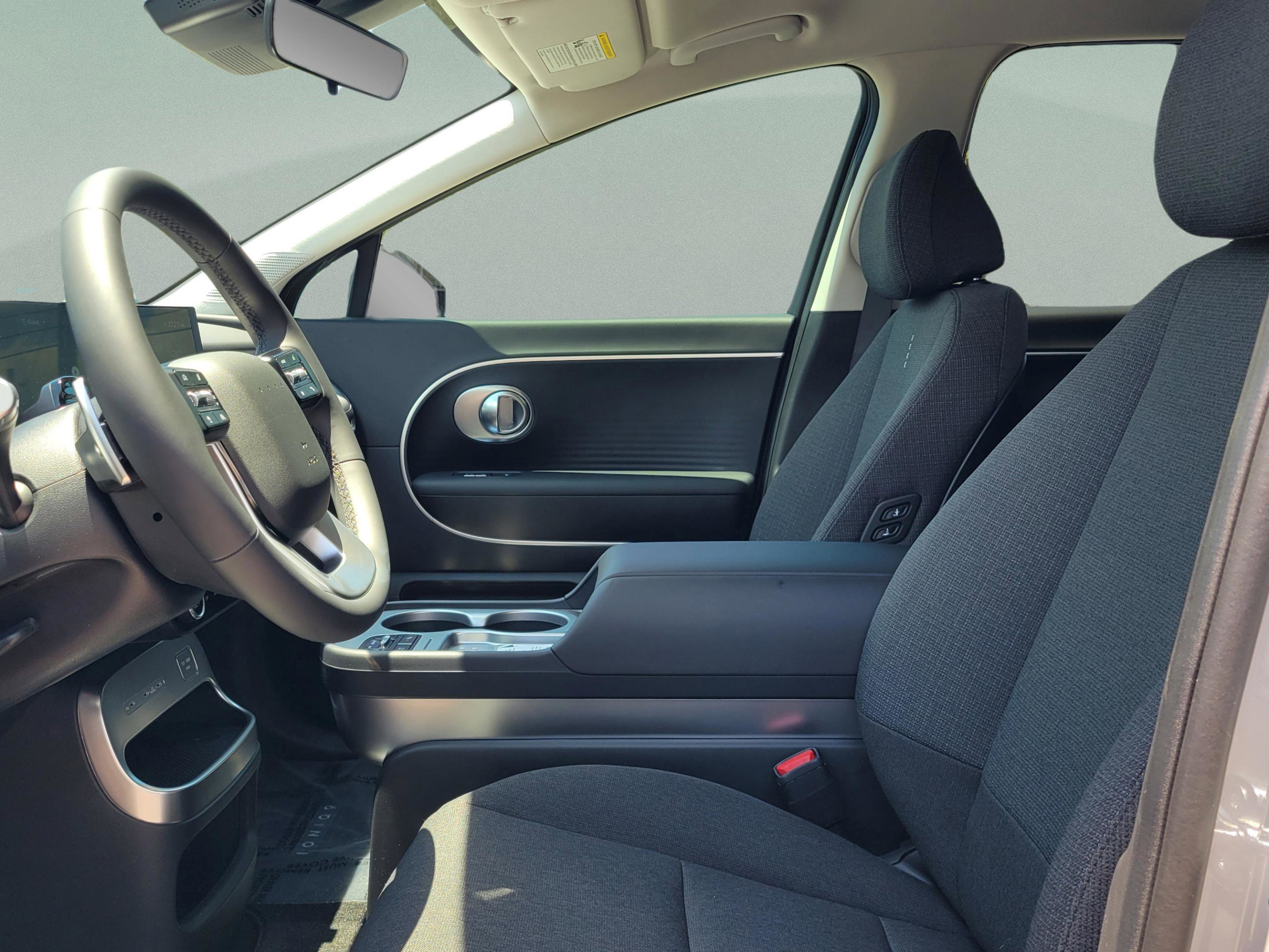 New 2026 Hyundai Ioniq 9 SE image 16