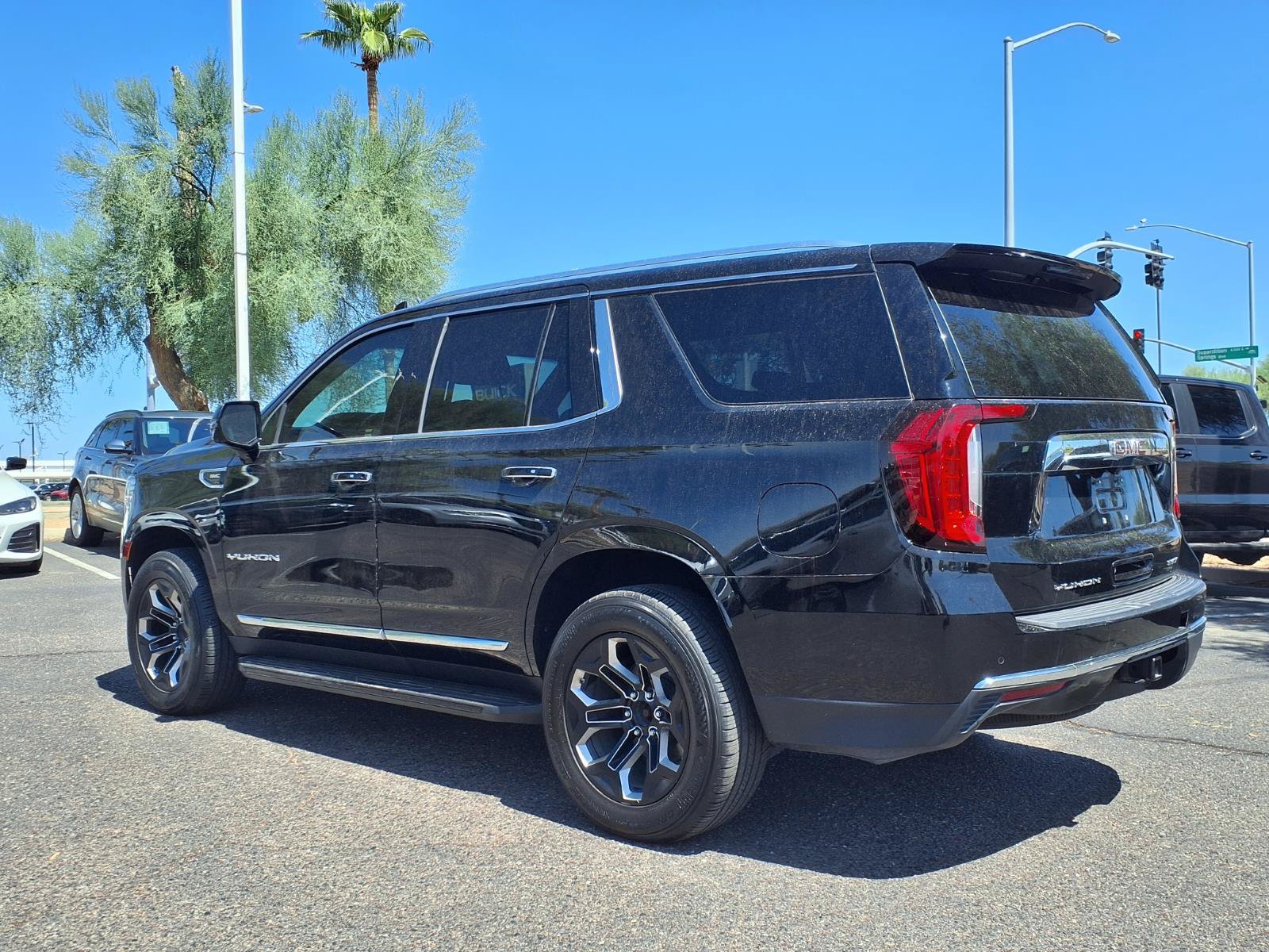 Used 2021 GMC Yukon SLT w/ SLT Luxury Plus Package AWD/4WD image 8