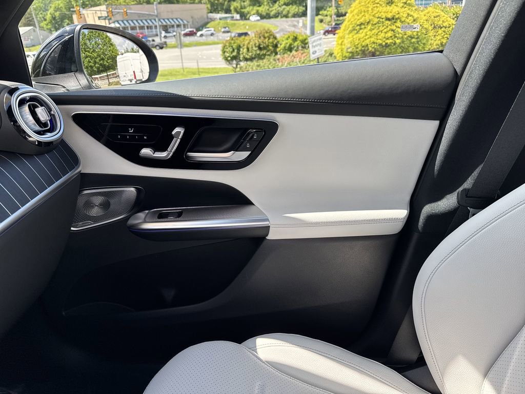 New 2025 Mercedes-Benz GLC 300 4MATIC image 26