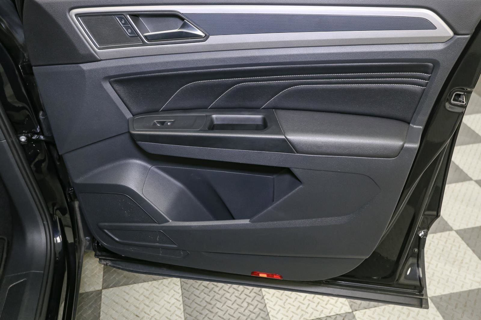 Certified 2020 Volkswagen Atlas Cross Sport SEL image 22