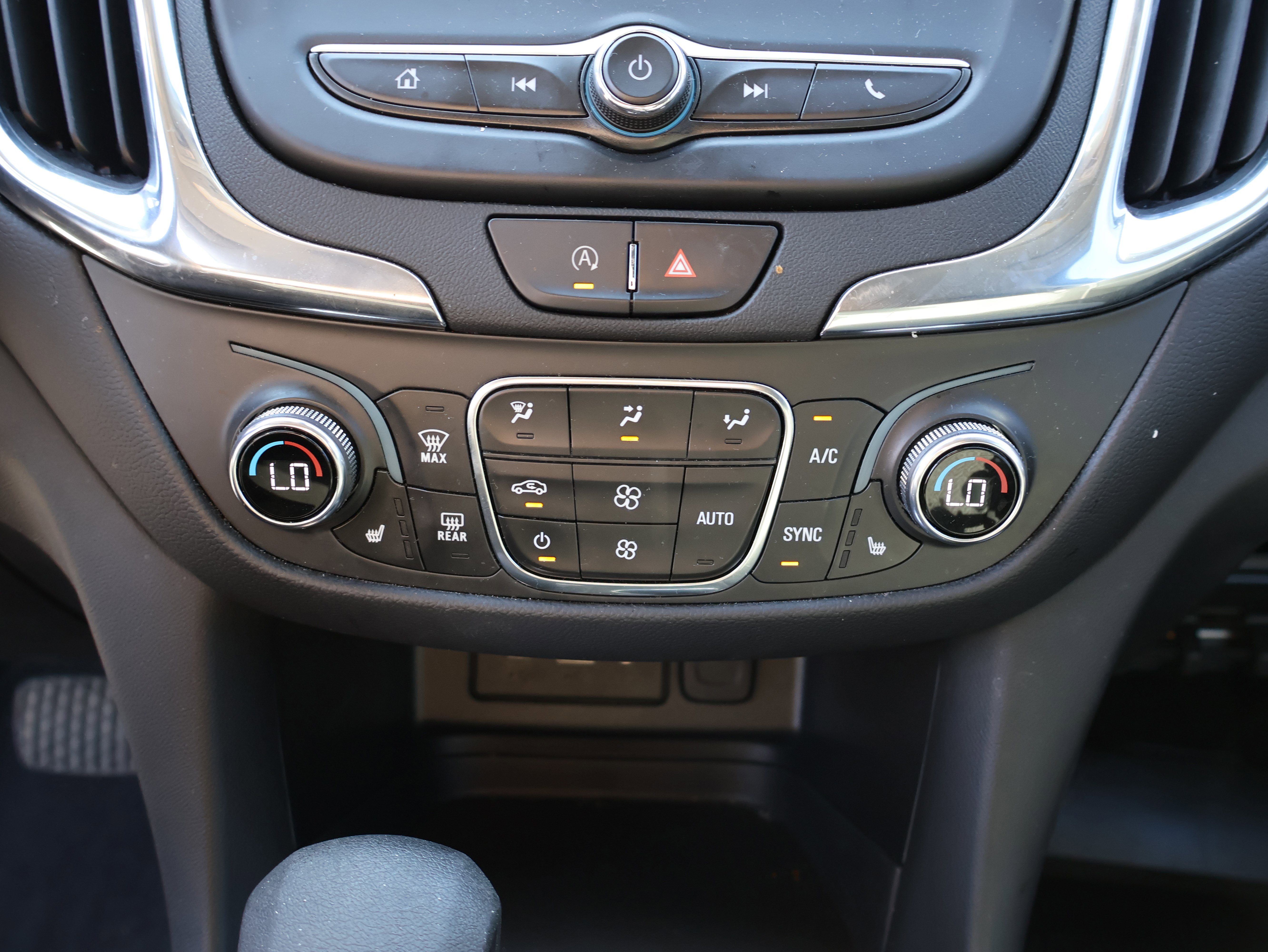 Used 2022 Chevrolet Equinox LT image 24