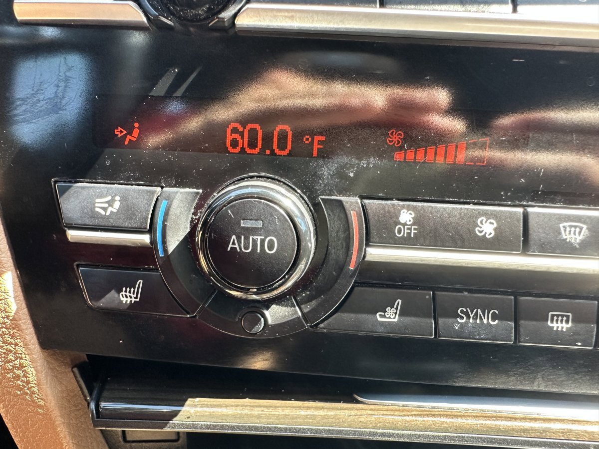 Used 2014 BMW 750Li RWD image 30