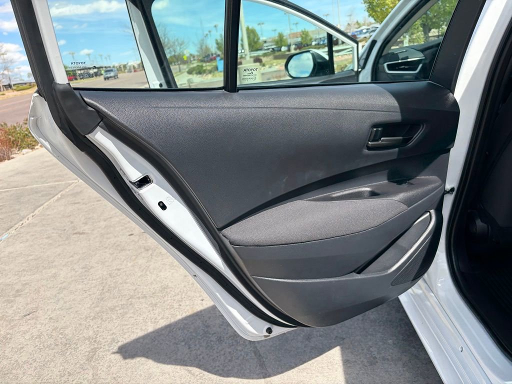 Used 2025 Toyota Corolla LE w/ LE Premium Package image 18