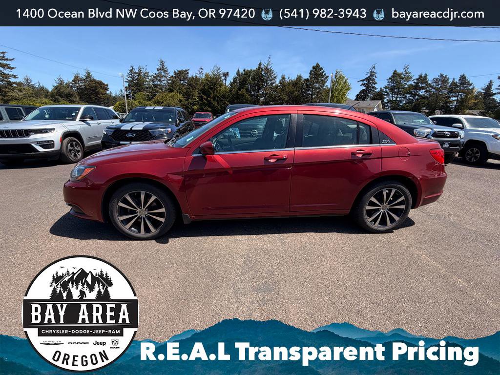 Used 2012 Chrysler 200 Touring FWD image 3