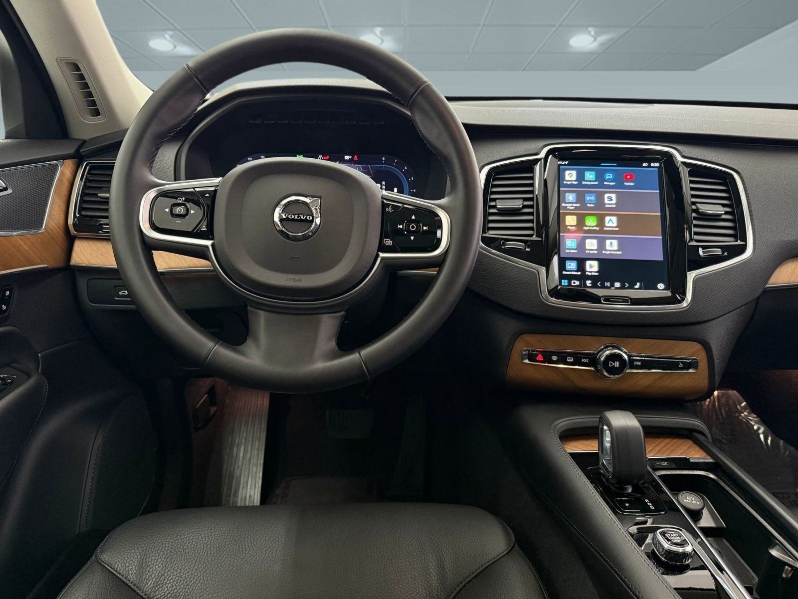 Used 2025 Volvo XC90 B6 Plus image 25