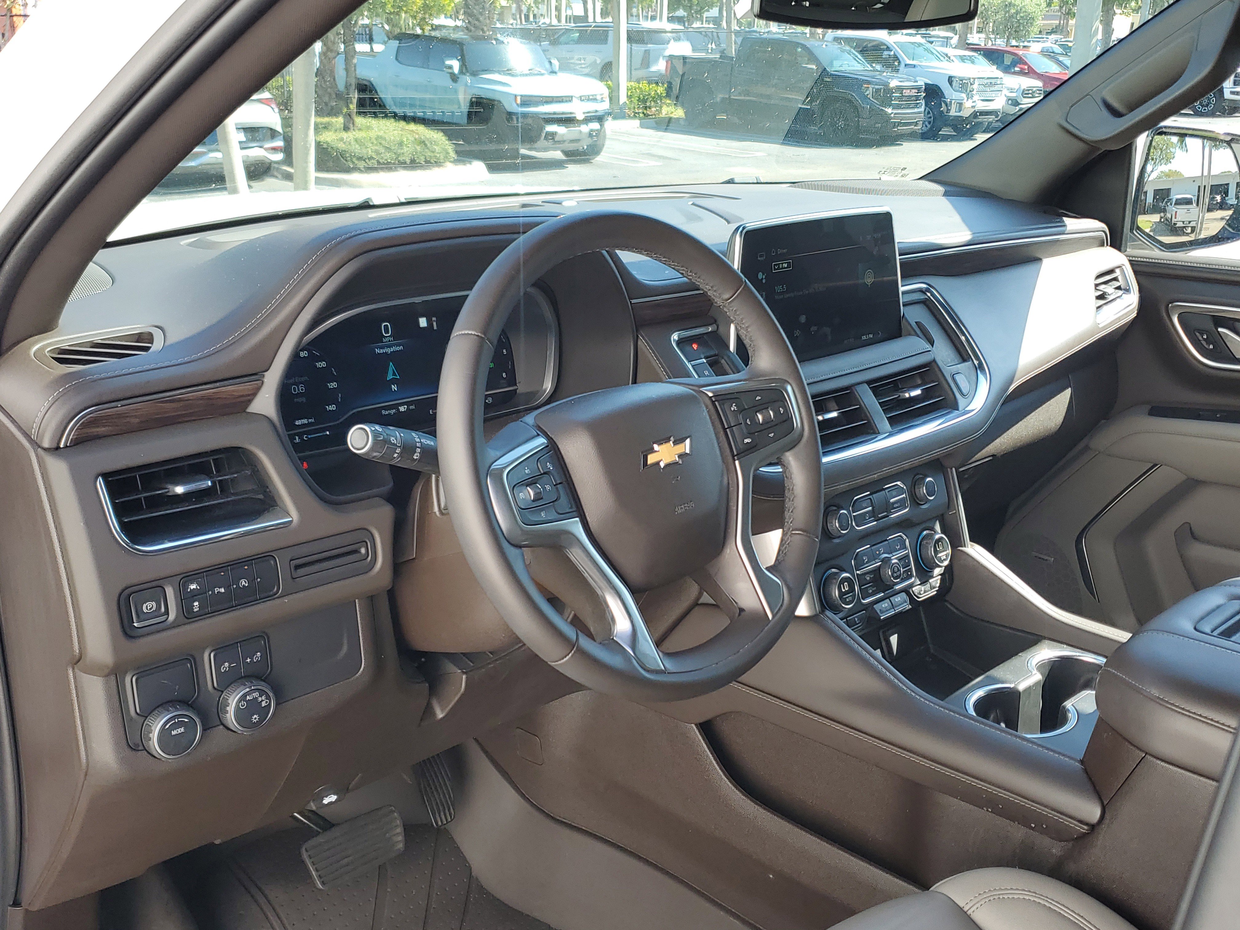 Used 2023 Chevrolet Suburban LT image 8