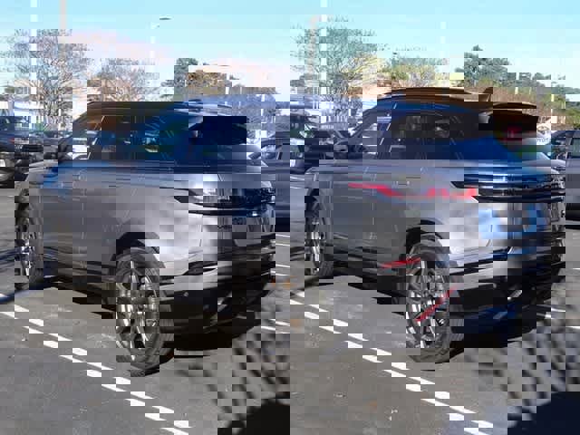 Used 2021 Land Rover Range Rover Velar R-Dynamic S image 3