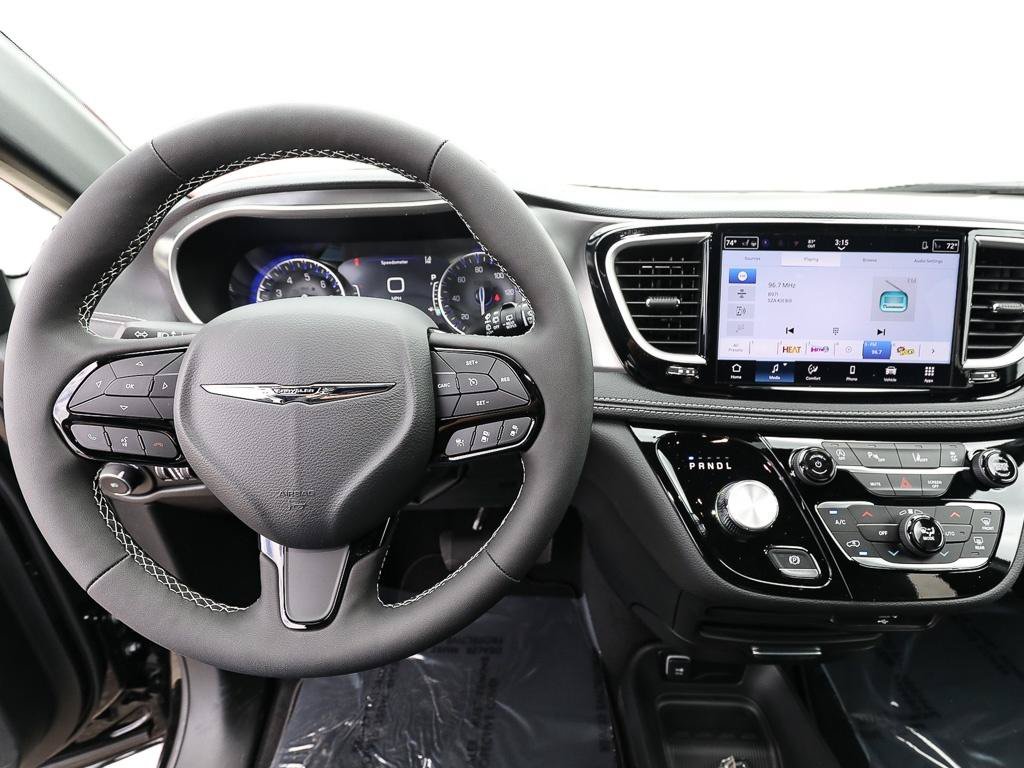 New 2026 Chrysler Pacifica Select w/ S Appearance Package AWD/4WD image 13