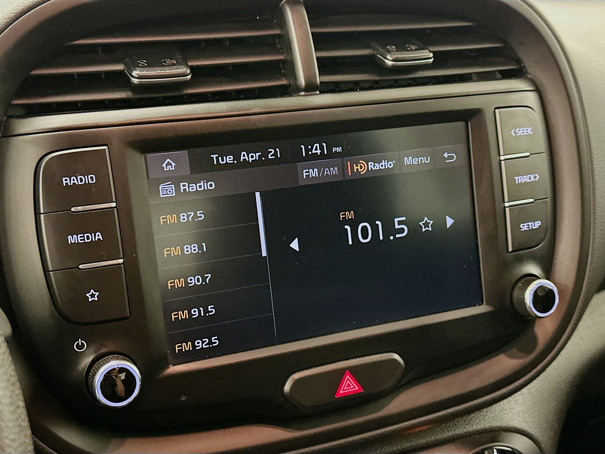 Used 2025 Kia Soul LX w/ LX Technology Package FWD image 21