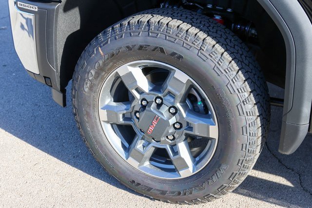 New 2026 GMC Sierra 3500 SLT w/ SLT Premium Package image 5
