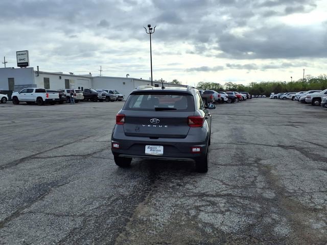 Used 2025 Hyundai Venue SEL FWD image 27