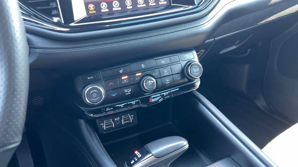 Used 2023 Dodge Durango SXT image 25