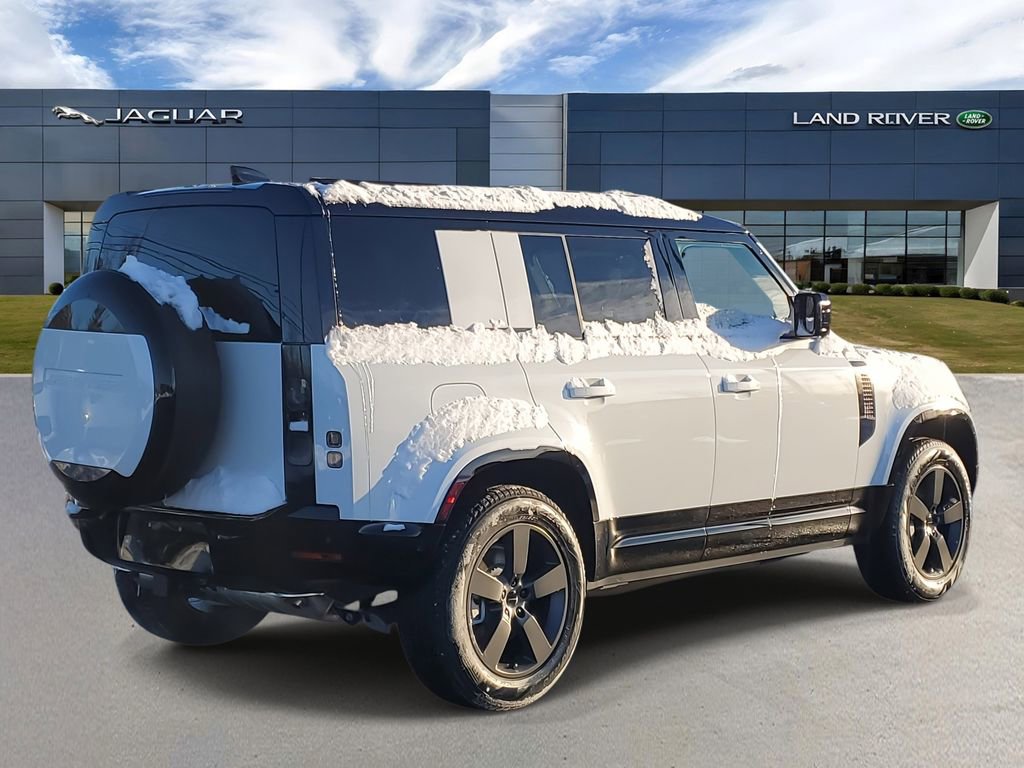 Used 2026 Land Rover Defender 110 X-Dynamic SE AWD/4WD image 3