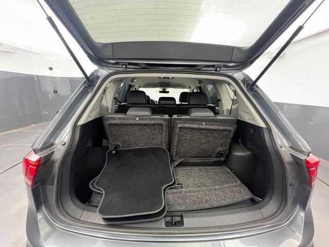 Used 2023 Volkswagen Tiguan SE image 53