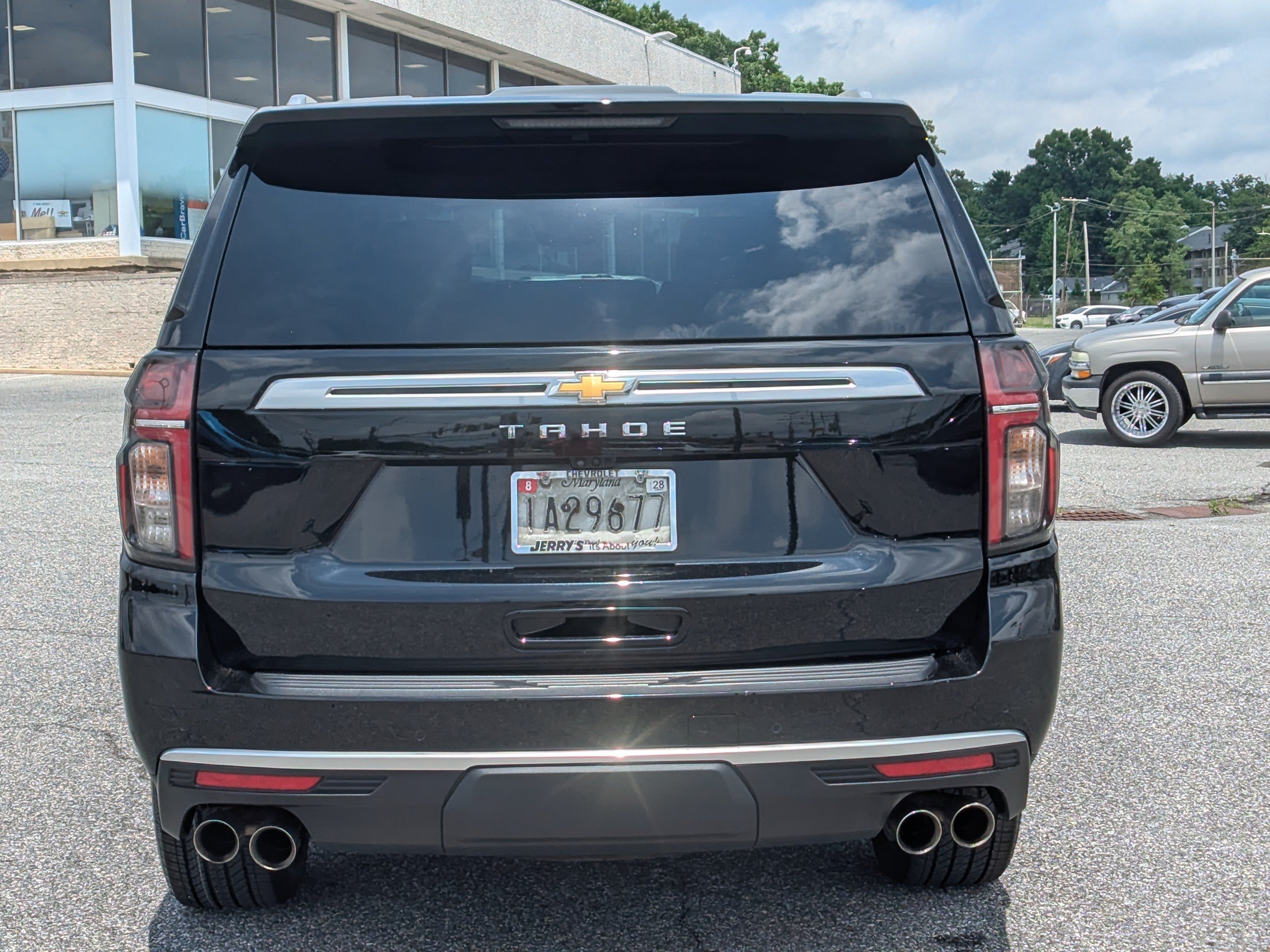 Used 2024 Chevrolet Tahoe High Country AWD/4WD image 7