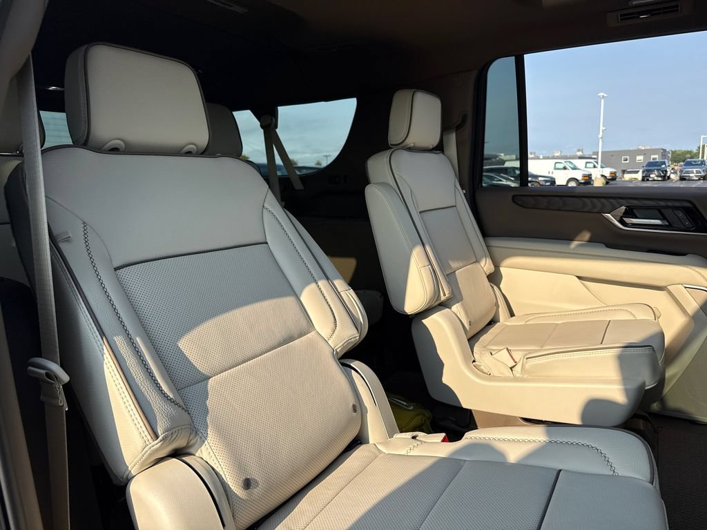 New 2026 GMC Yukon XL Denali w/ Denali Reserve Package AWD/4WD image 34