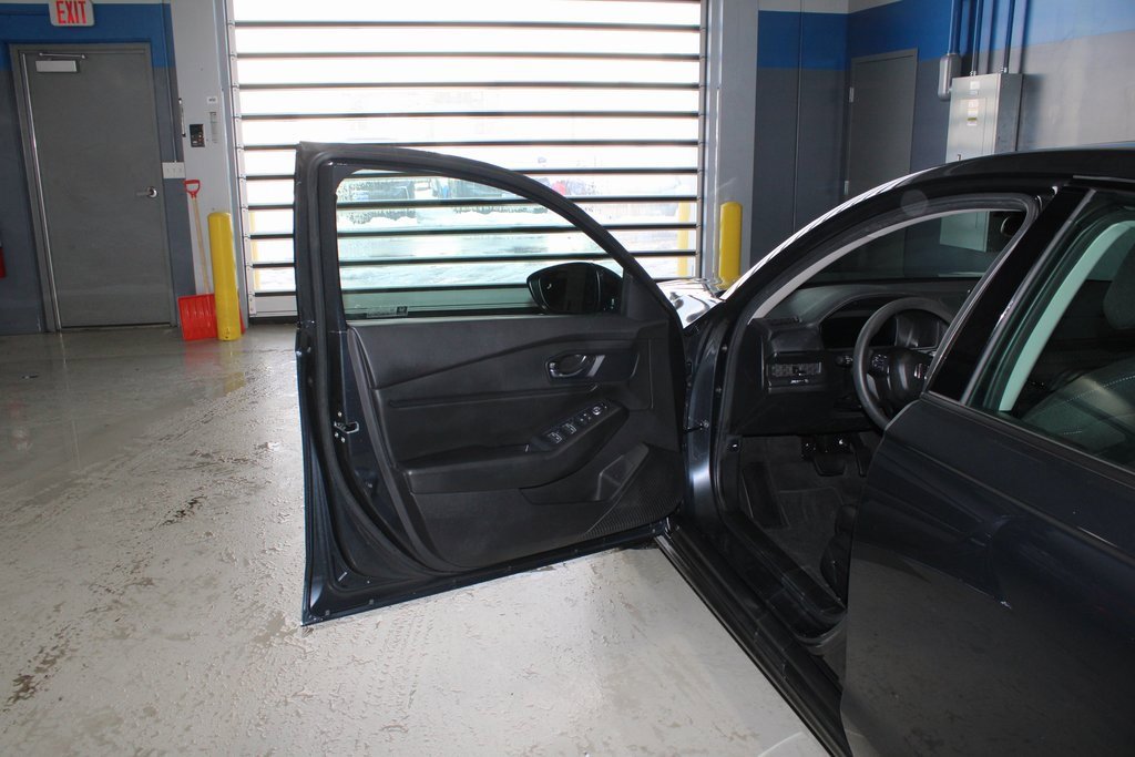 Used 2025 Honda Accord SE image 7