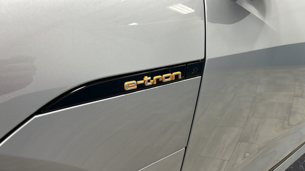 Used 2022 Audi e-tron Prestige w/ Prestige Package AWD/4WD image 41