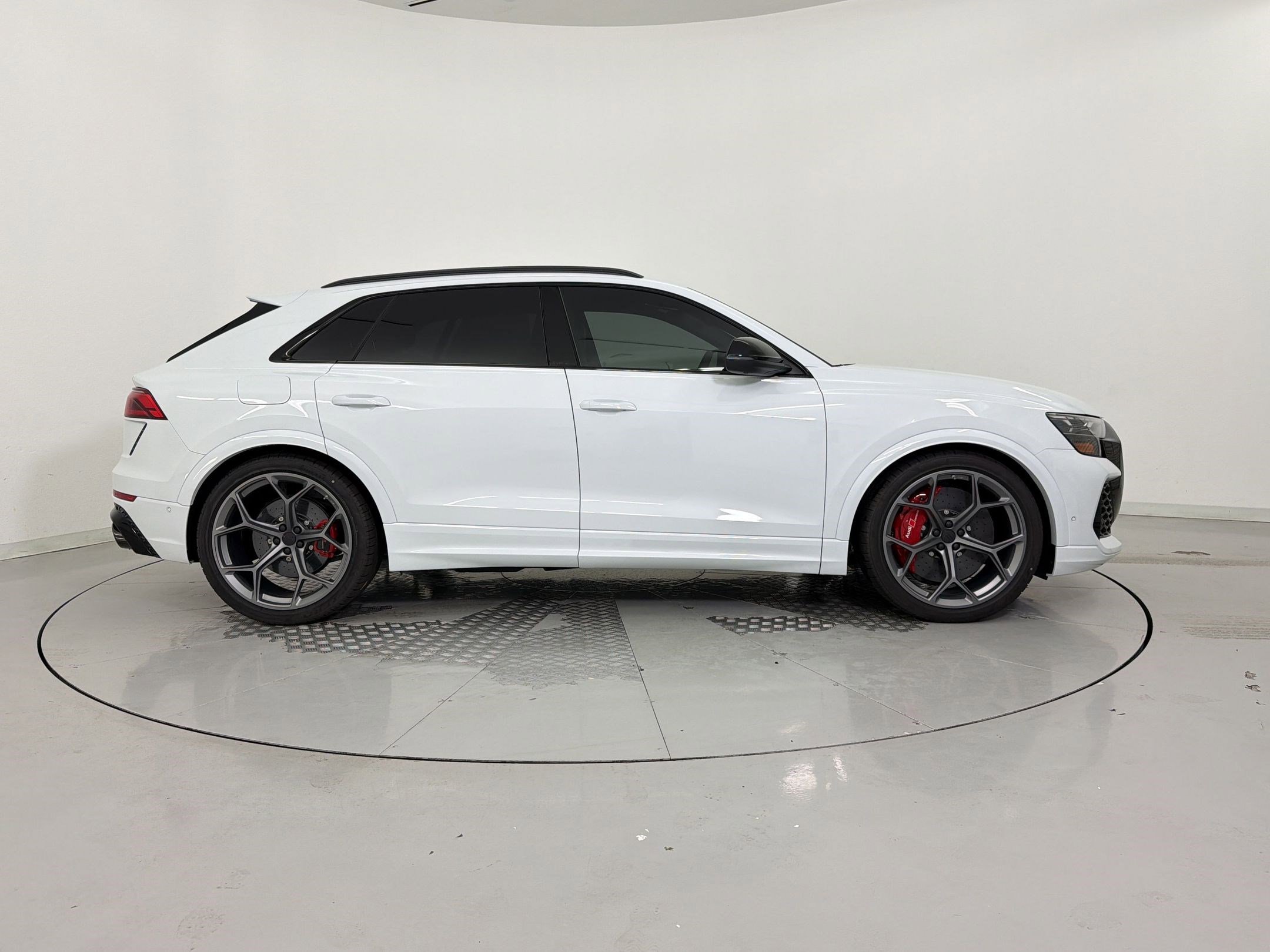 New 2026 Audi RS Q8 performance AWD/4WD image 8