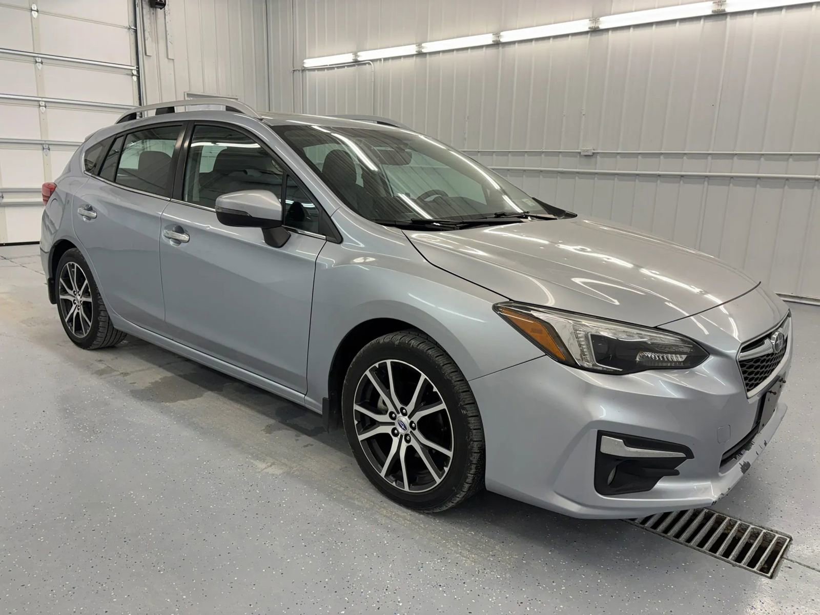Used 2017 Subaru Impreza 2.0i Limited image 10