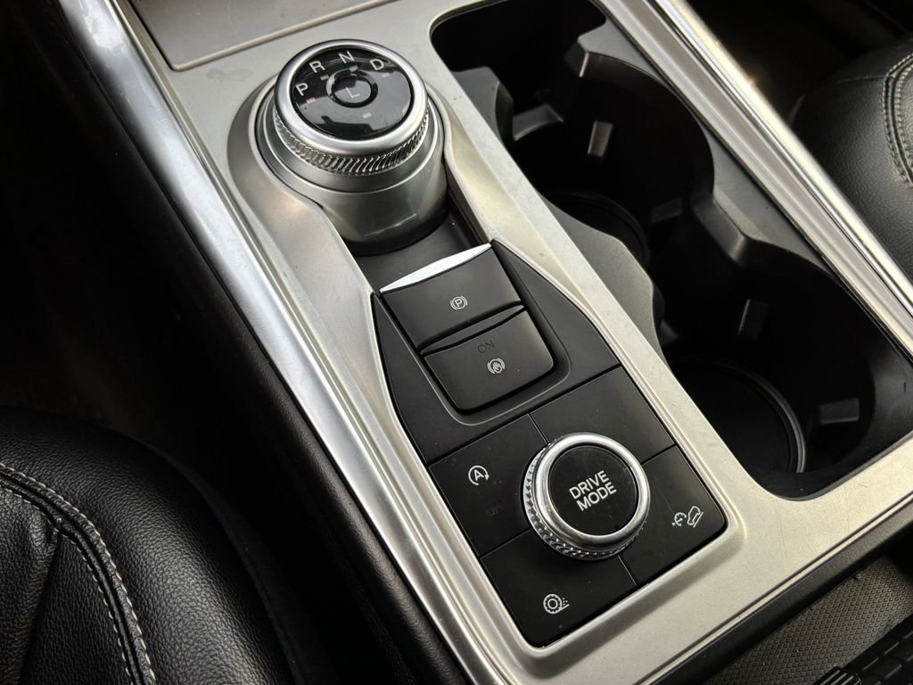 Used 2021 Ford Explorer Limited w/ Equipment Group 301A AWD/4WD image 18