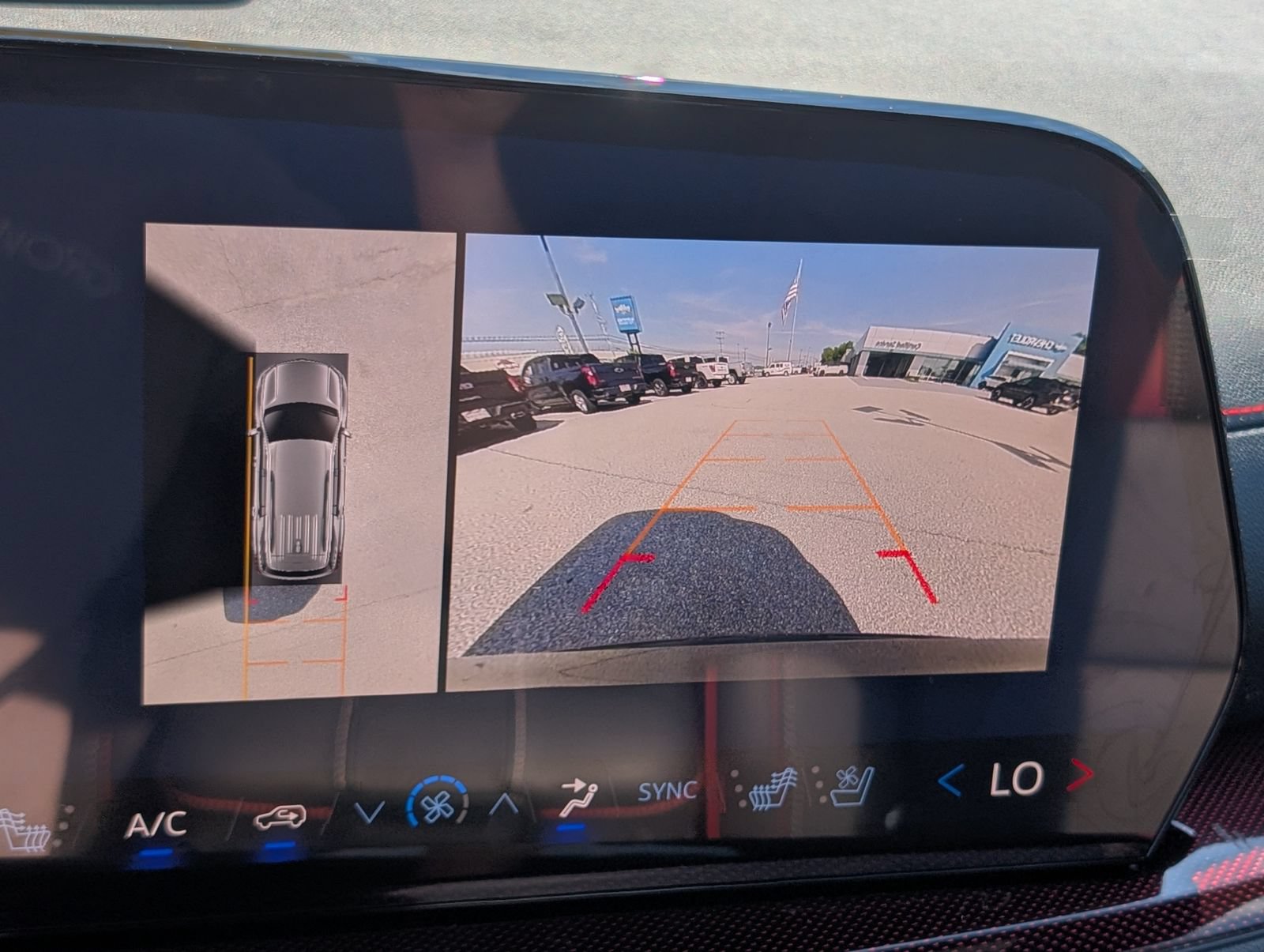 New 2027 Chevrolet Traverse RS w/ LPO, Floor Liner Package FWD image 30
