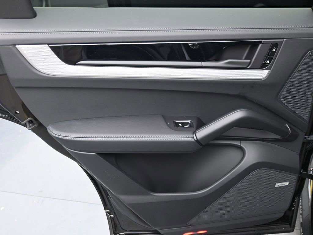 New 2026 Porsche Cayenne Coupe image 19