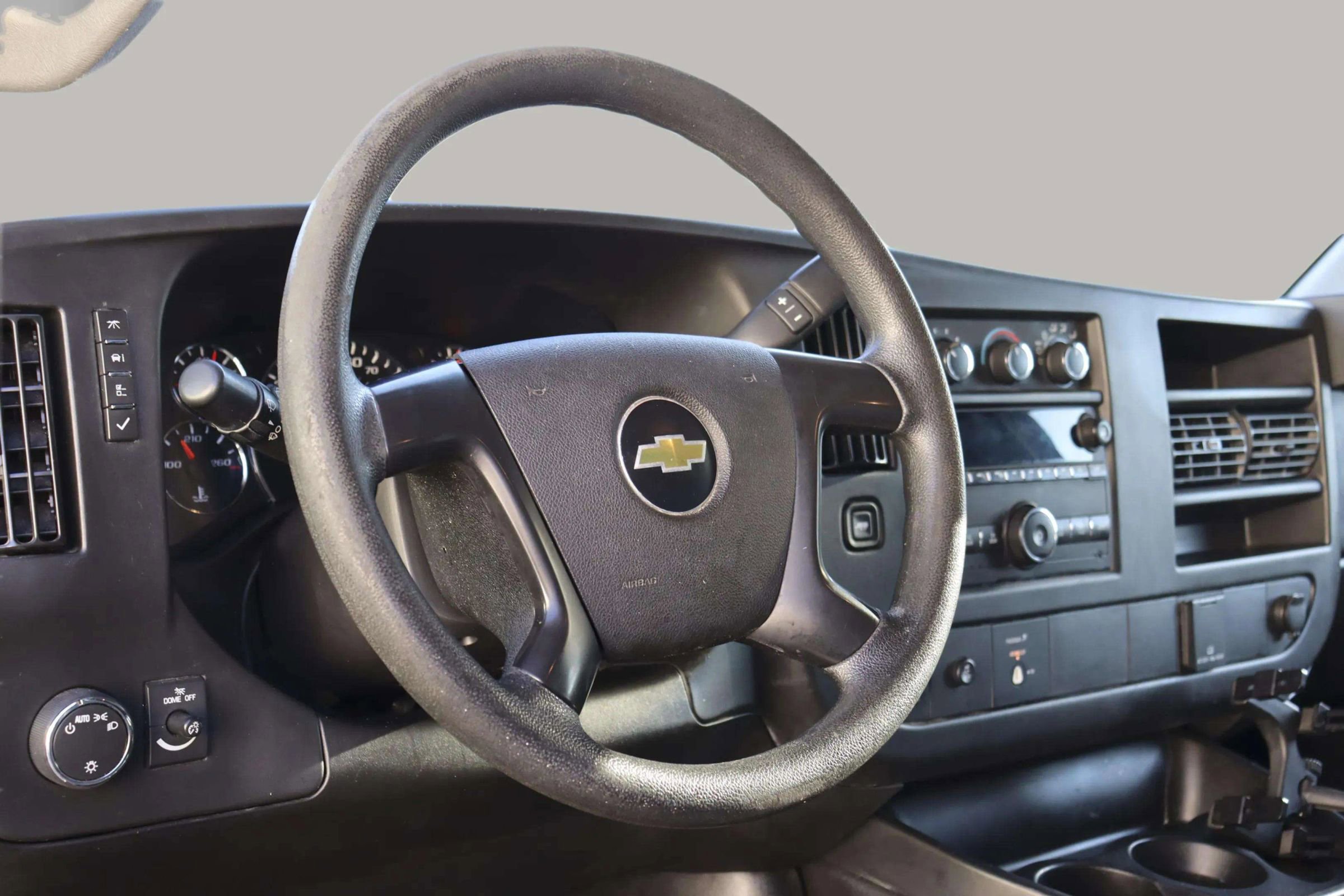 Used 2016 Chevrolet Express 2500 image 18