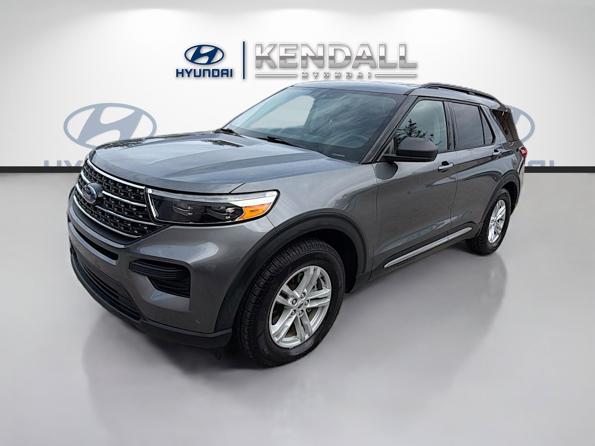 Used 2021 Ford Explorer XLT RWD image 3