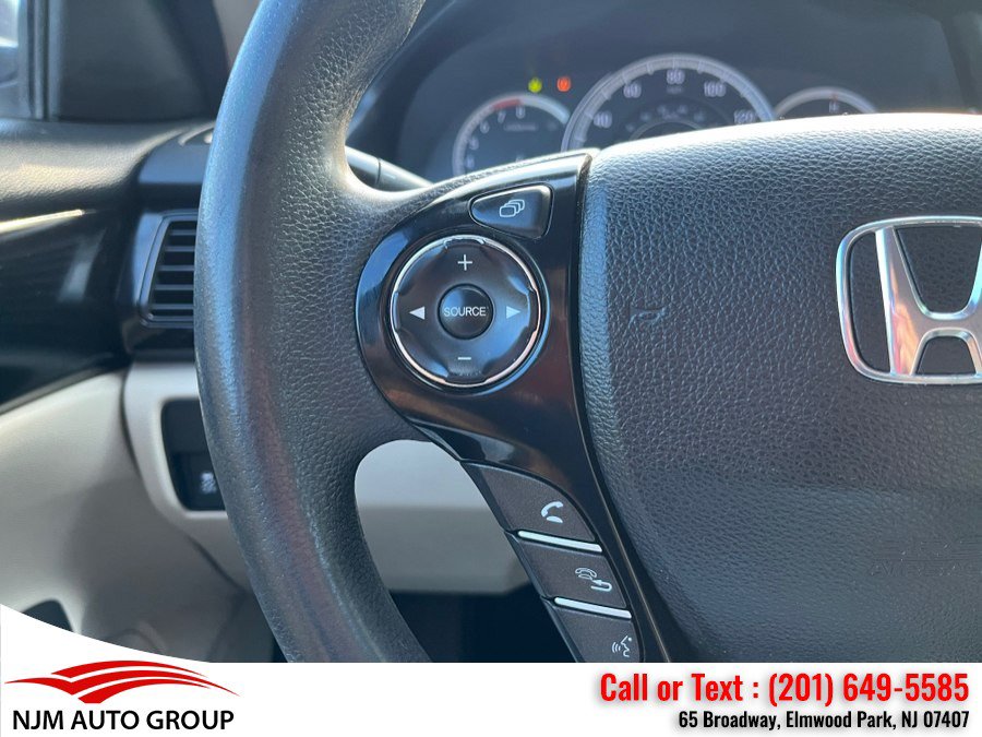 Used 2017 Honda Accord LX image 23