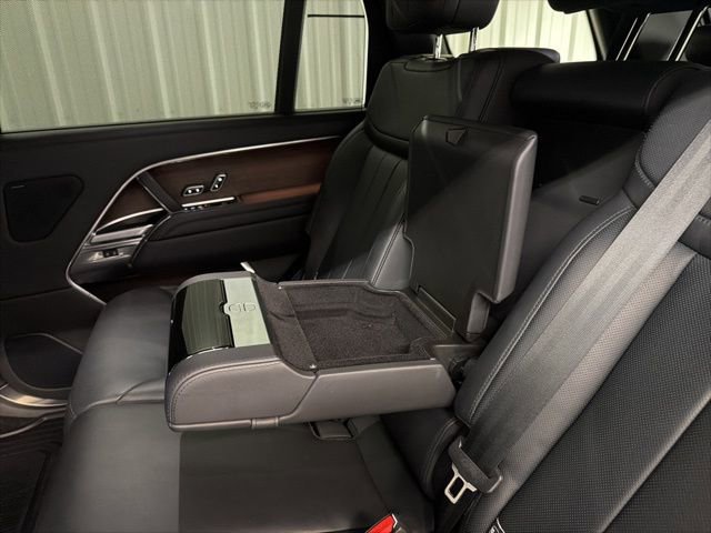 Used 2023 Land Rover Range Rover Long Wheelbase SE image 14