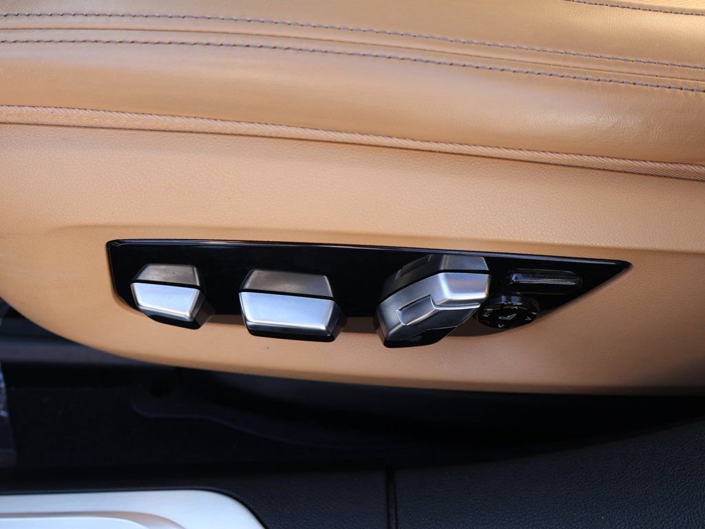 Used 2022 BMW 740i w/ M Sport Package image 35