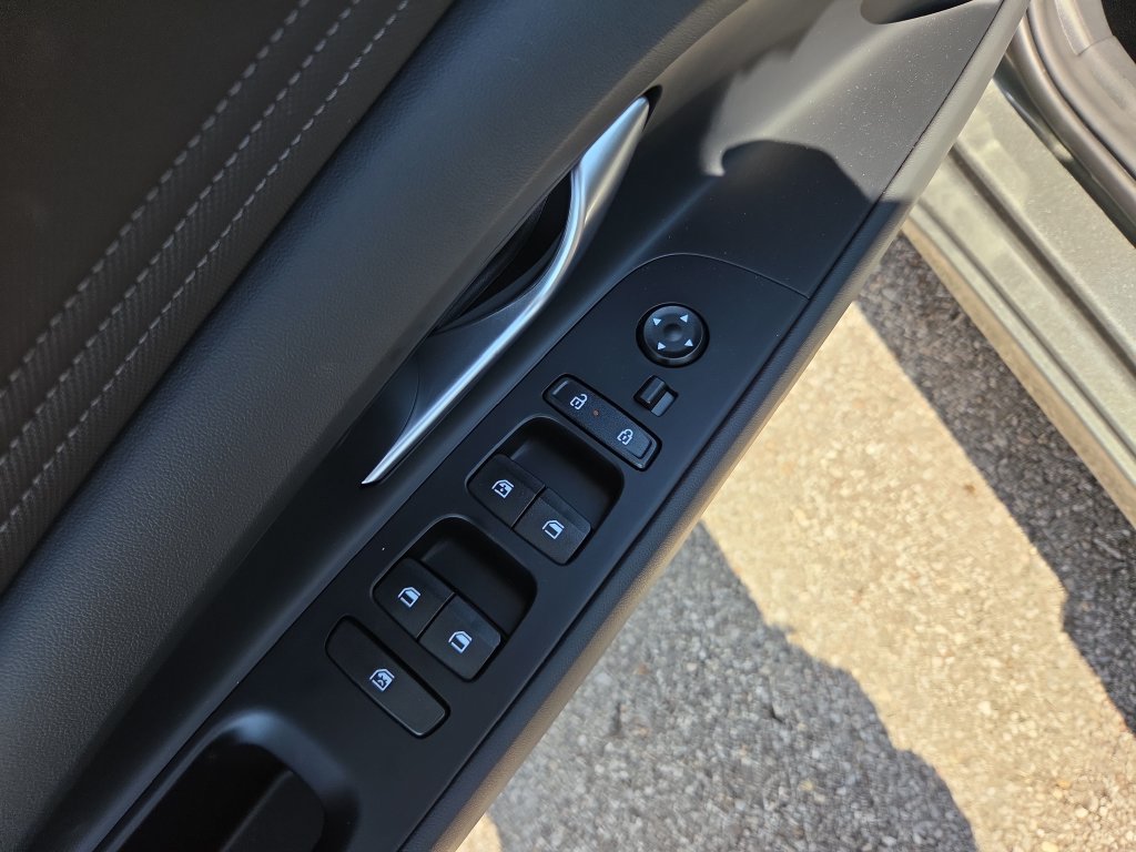New 2026 Hyundai Elantra Limited FWD image 18