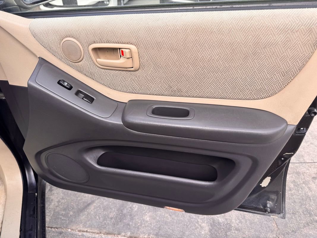 Used 2001 Toyota Highlander 4WD image 18