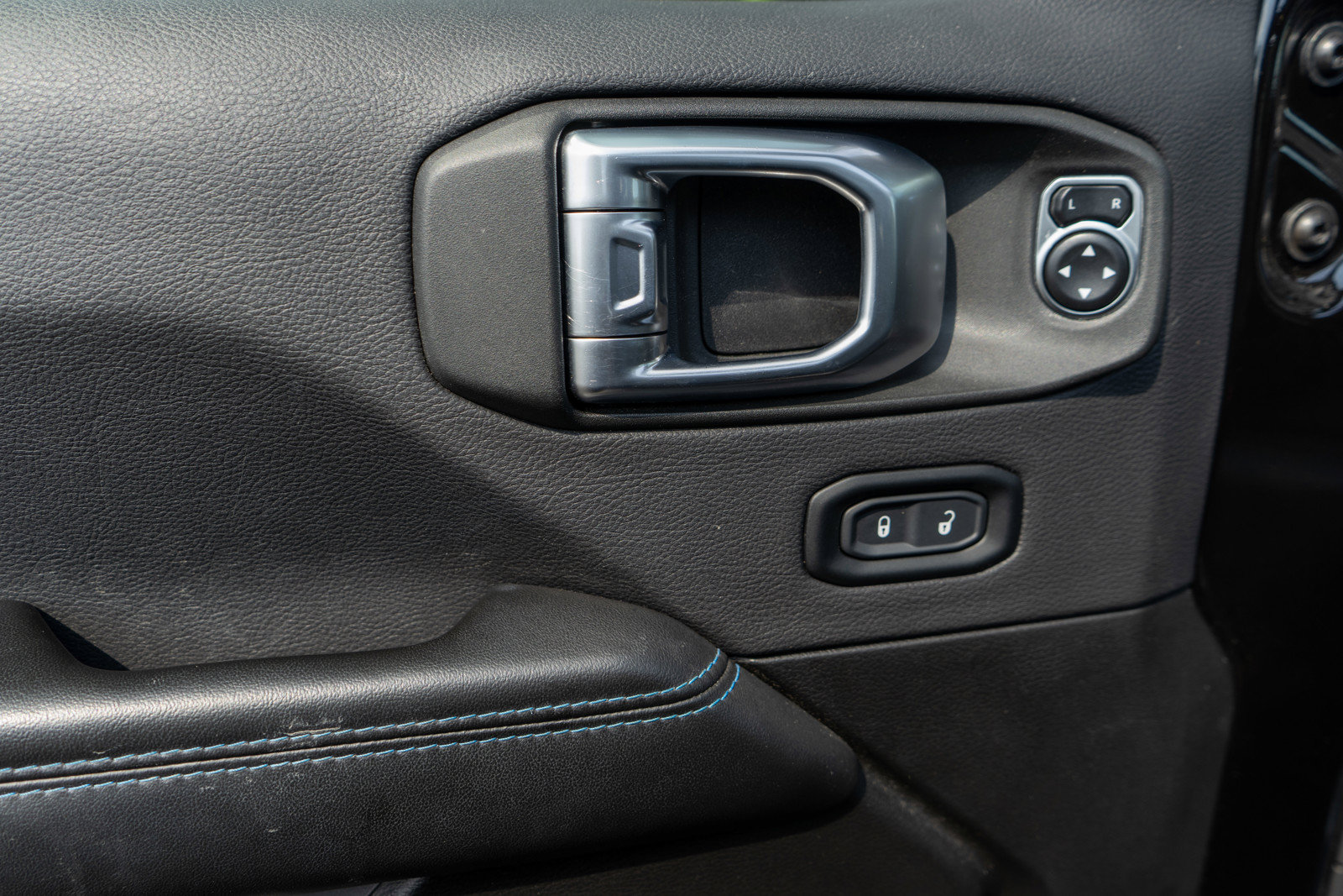 Used 2024 Jeep Wrangler High Altitude AWD/4WD image 15