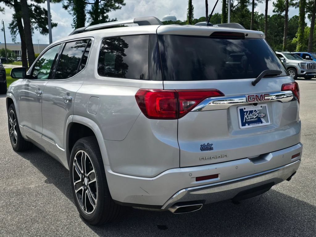 Used 2017 GMC Acadia Denali w/ Technology Package FWD image 3
